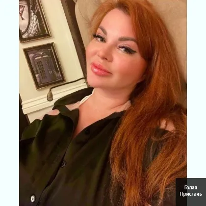 Плавные линии, прозрачный топ. Только для тебя.