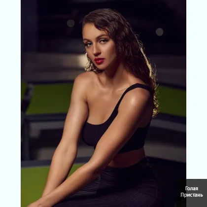 Кожаная куртка на обнаженное тело – твоя тайная фантазия