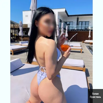 Молода розкута брюнетка з пружною попкою. Можу приїхати.