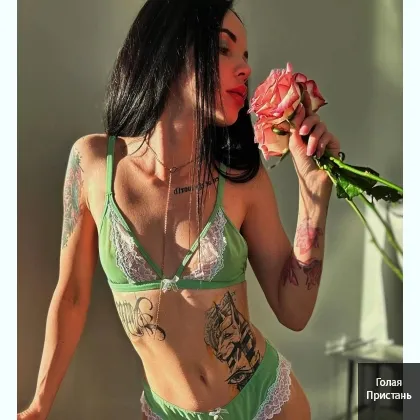 Ексклюзивний сервіс з фігурою С кубиками пресса