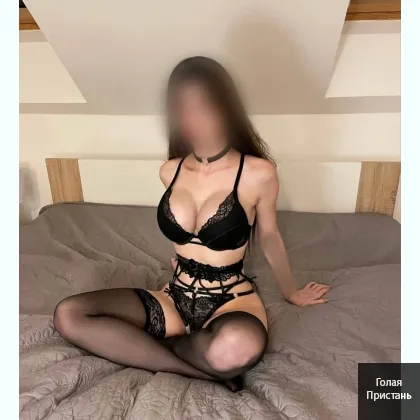 ИНДИВИДУAЛOЧКA __С СИЛИКОНOВОЙ ГРУДЬЮ ТPОEЧКOЙ