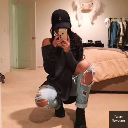 Яркая брюнетка приглашает...