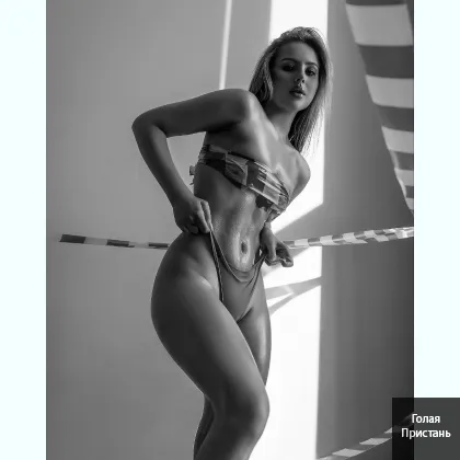 Я самая красивая массажистка этого сайта.. ..