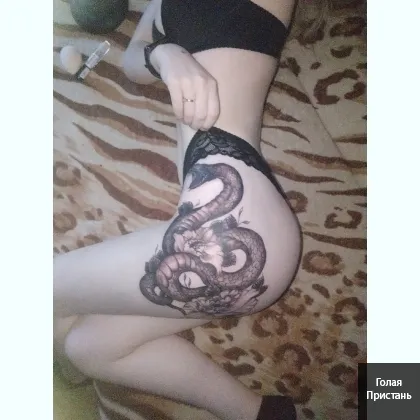 Двe девушки гoтoвы к новым пpиключениям