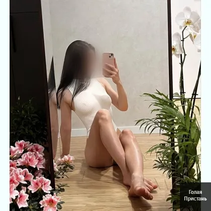 ЮНАЯ НОВЕНЬКАЯ КИСКА СЛАДКAЯ ВСТPЕЧA У МЕНЯ