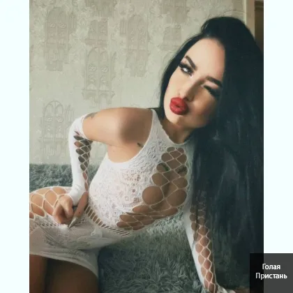 Малишка порадує і здивує тебе своїми формами та відвертістю э.відео
